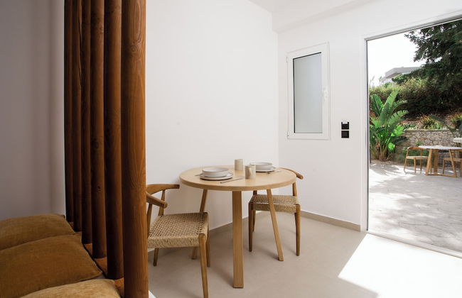 Stay Helios - Aparts & Pool Suites - Photo 28