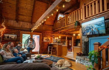 Cozy Log Cabin- W Fireplace - Foto 3