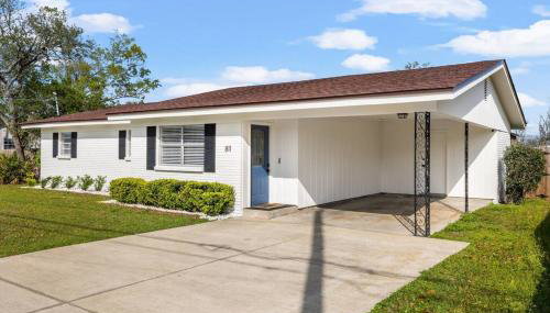 Stylish 3BR 2BA House Minutes from PCB - Book now - Foto 2