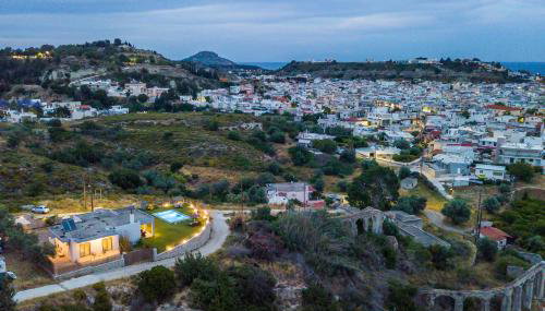 High View Villa - Photo 2