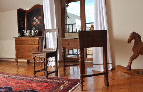 Cottage Mackinley, séjour spacieux et chaleureux, salon de jeux, grande salle à manger, 15 pers, Centre Historique, gare TER - Foto 16