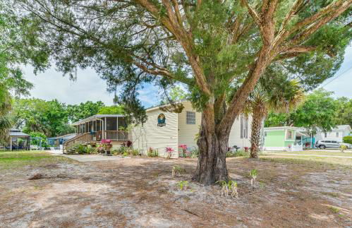 Waterfront Weeki Wachee Home with Fire Pit! - Foto 38