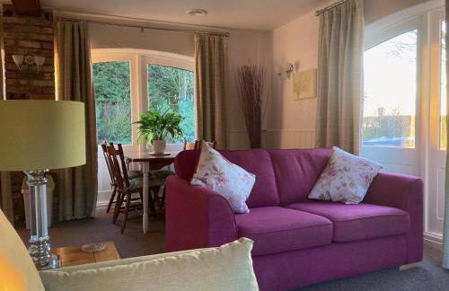 Sleepy Fox Cottage - Photo 4