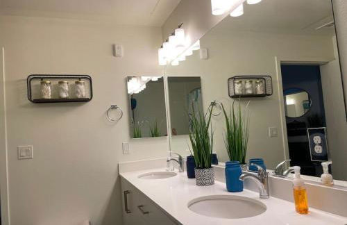 A Perfect Getaway in the Heart of the Action - Photo 25