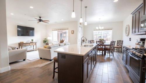 Zion Village Oasis by the Pool with Lazy River - Foto 5