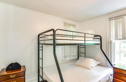 Near Shops and Parks Dog-Friendly Maryland Gem - Photo 14