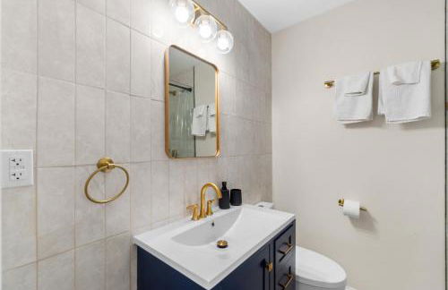 Holiday Home Brownstone City Stay 5BEDS, Private Dual Units - Foto 41