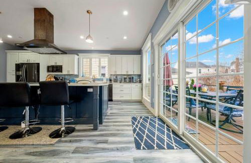 Luxe Coastal Retreat with Hot Tub & Spring Fires - Foto 33