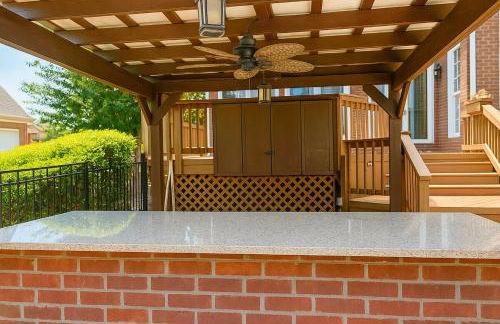 Lakefront Home for Families and Groups - Private Pool, BBQ, Paddle, Fishing - Foto 6