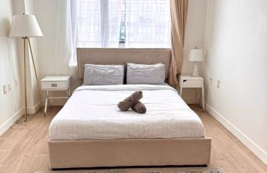 Peaceful Quiet Spacious New Modern Penthouse 3-Bedroom Apartment with a Balcony - Foto 36