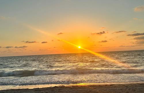 South Florida Spacious Oasis 4BR Retreat with 2 King Beds, Amazing Pool, near Beaches - Photo 12