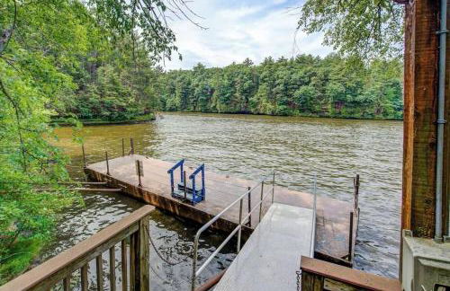 Family Getaway - Outdoor Activity Oasis - Mins to Downtown and Water Parks - Jacuzzi - Game Rm - Foto 54