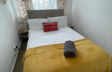 Wardown Place - Spacious 3 Bed House available for short term or long term Rental - Foto 4