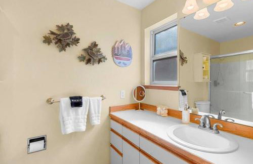 Golf Course View Condo Walk to Town & Pools - Foto 27