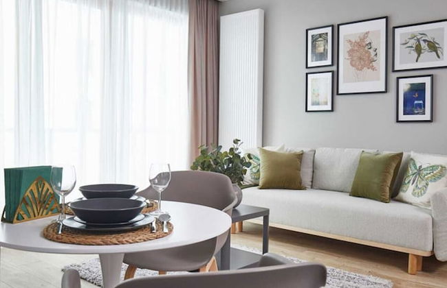 Metro Imielin 9th Floor Apartment - Photo 5