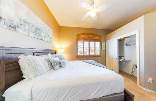 Snowbird-friendly home with fast WiFi, central AC, and private pool - Foto 19