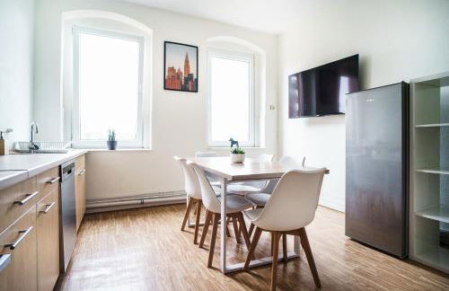 Osnabrücker Strasse Wooon 10 Einzelbetten I 5-Zimmer I TV I Bad NEU I Premiumbettwäsche - Foto 1