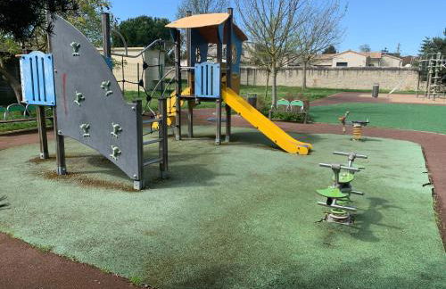 Logement familial 3 chambres 2 wc 2 sdb Futuroscope Arena Aquascope Palais des Congrès - Foto 42