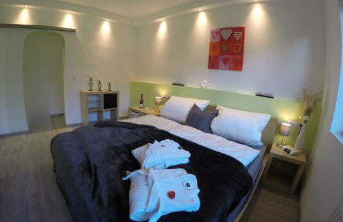 4 Sterne Ferienwohnung Schlossblick Sauna Pool Whirlpool pri - Foto 65