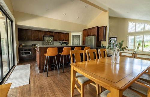 Resort style back yard heated pool and spa - Foto 21