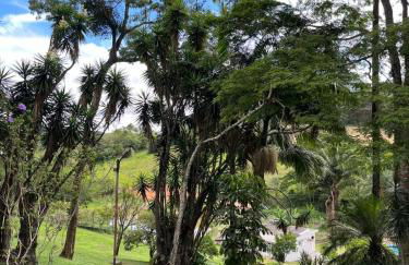 Chácara Casa Amarela - estrutura completa de lazer - ambientes elegantes e exclusivos - campo de futebol e bocha - piscina - lareiras - 10 min Rota do Vinho - Foto 8
