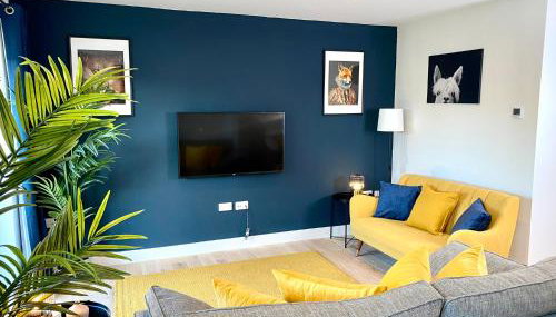 Stunning NEW Large 3 bedroom House - 5 Minutes to the nearest Beach! - Great Location - Garden - Parking - Fast WiFi - Smart TV - Newly decorated - sleeps up to 7! Close to Poole & Bournemouth & Sandbanks - Foto 5