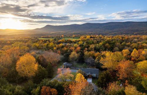 ShenandoahEscape~HotTub~OutdoorCinema~DogFriendly - Foto 1