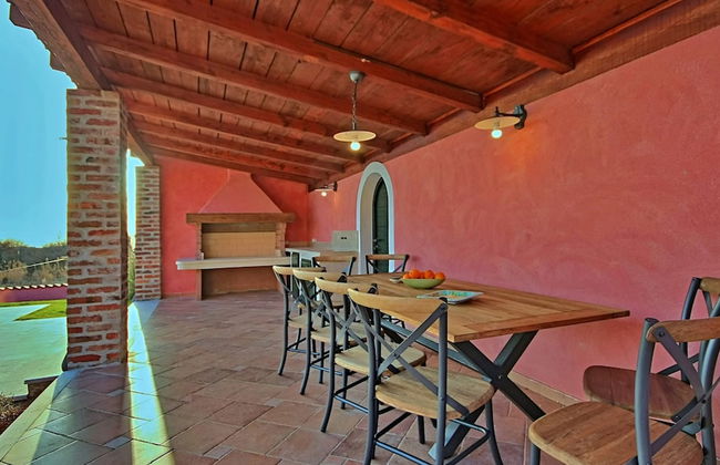 Gorgeous Villa With Private Swimming Pool and Covered Terrace - Foto 25