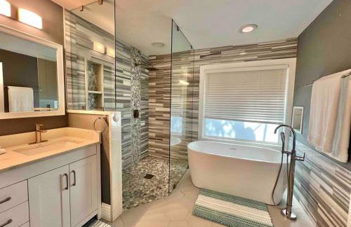 Wellington Pool House With Spa and Putting Green - Foto 20