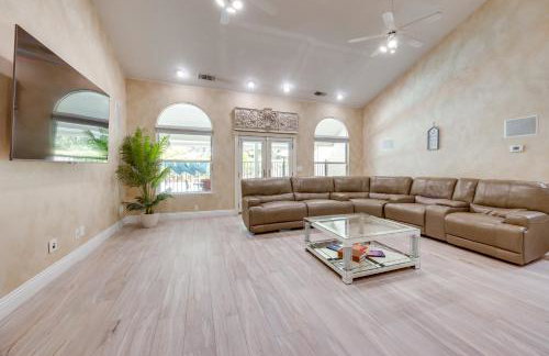 Billiards & Private Pool: Bright Clovis Home! - Foto 4