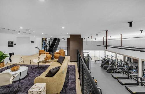 Modern Downtown Condo with Pool Gym BBQ Game Room CoWorking Spaces - Foto 55