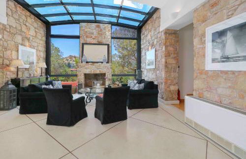 Black Diamond Beachfront Pool Villa Pasithea in Sounio, Athens - Foto 9