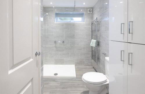 2 Bed Villa Sleeps 4 - Wifi, Garden, Sea Views - Foto 18