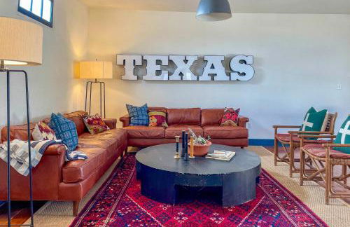 Southwest Escape in Fort Davis Walk to Dining! - Foto 1