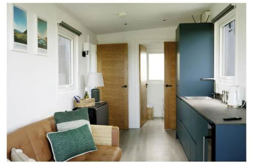 Luxury 2 Bedroom Glamping Pod with Hot Tub at Aganmore Farm Glamping - Pod 2 - Foto 2