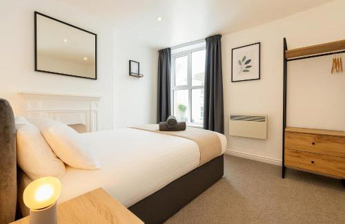 8 Person, 4 Bedroom Light, Warm & Modern Apartment - Foto 26