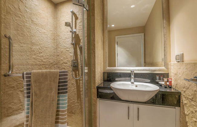 Serviced 2 Bed Scenic Skyvillas - Photo 15