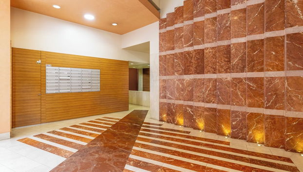 Madama Butterfly - Foto 4, Entrada interior