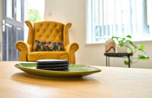 Hebden Bridge Haven - Stylish, Cosy, Canal Side, Pet Friendly - Photo 12