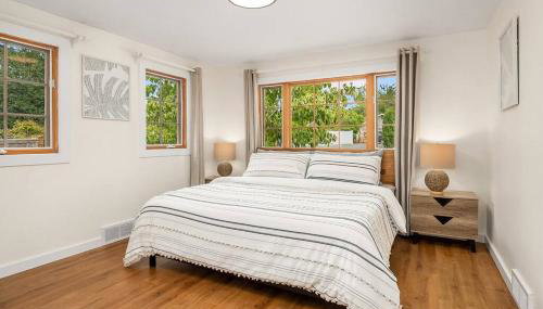 DT Bellevue Hidden Gem With a View & AC - Foto 2