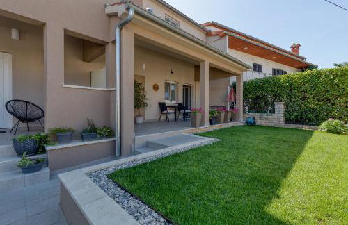 Runa with Terrace - Photo 2