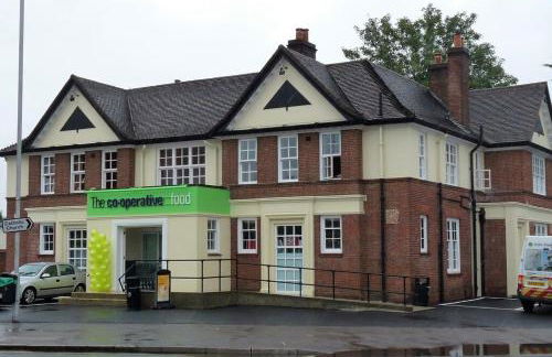 Briants, for Families & Contractors - Free Parking - Photo 48