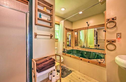 Remote Cabin with Fire Pit 3 Miles to Stowe Mtn! - Foto 15