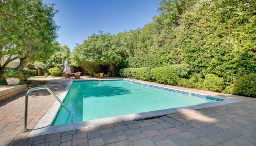 Granada Hills Condo with Community Pool and Workspace - Foto 3