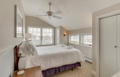 Walk to Beaches Sunny East Haven Home with Grill - Foto 14