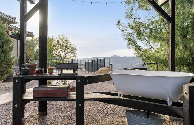 Hilltop Estate w/ Pool, Hot Tub, Fire Pit, Views Cleveland Vista by Avantstay - Foto 63