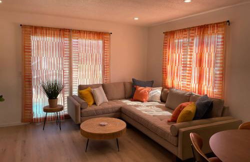 2nd Floor, 2 Bedroom Condo, Sleeps 6 - Foto 3