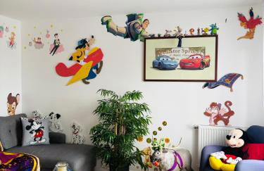 THE ENCHANTED HOUSE ( 15 min walk to Disney) - Foto 8