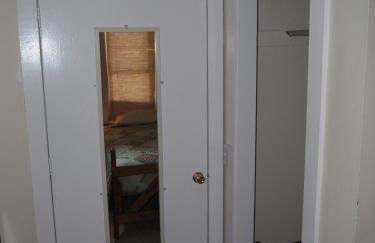 The Cute & Cozy - Lower Apt - Great Location! - Photo 37