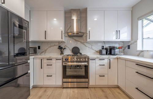 New 5 bed w/hot tub close to Universal sleeps 12 - Foto 19